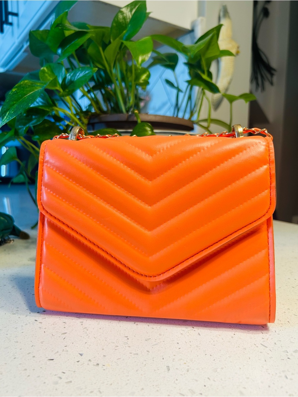 New women's wallet, very comfortable to walk, without damage, for more informati